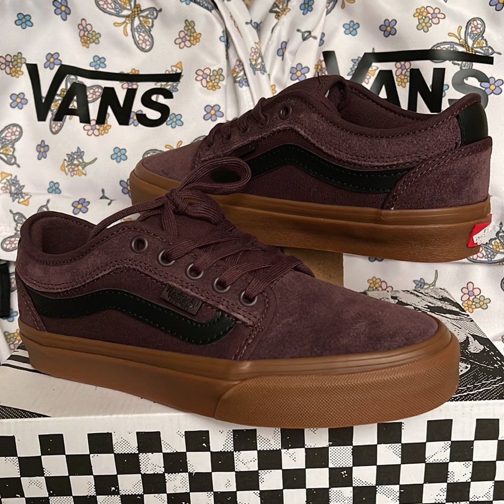 Vans Men’s Chukka Low Sid
Port/Gum
VN0A5KQZK10
Sneakers